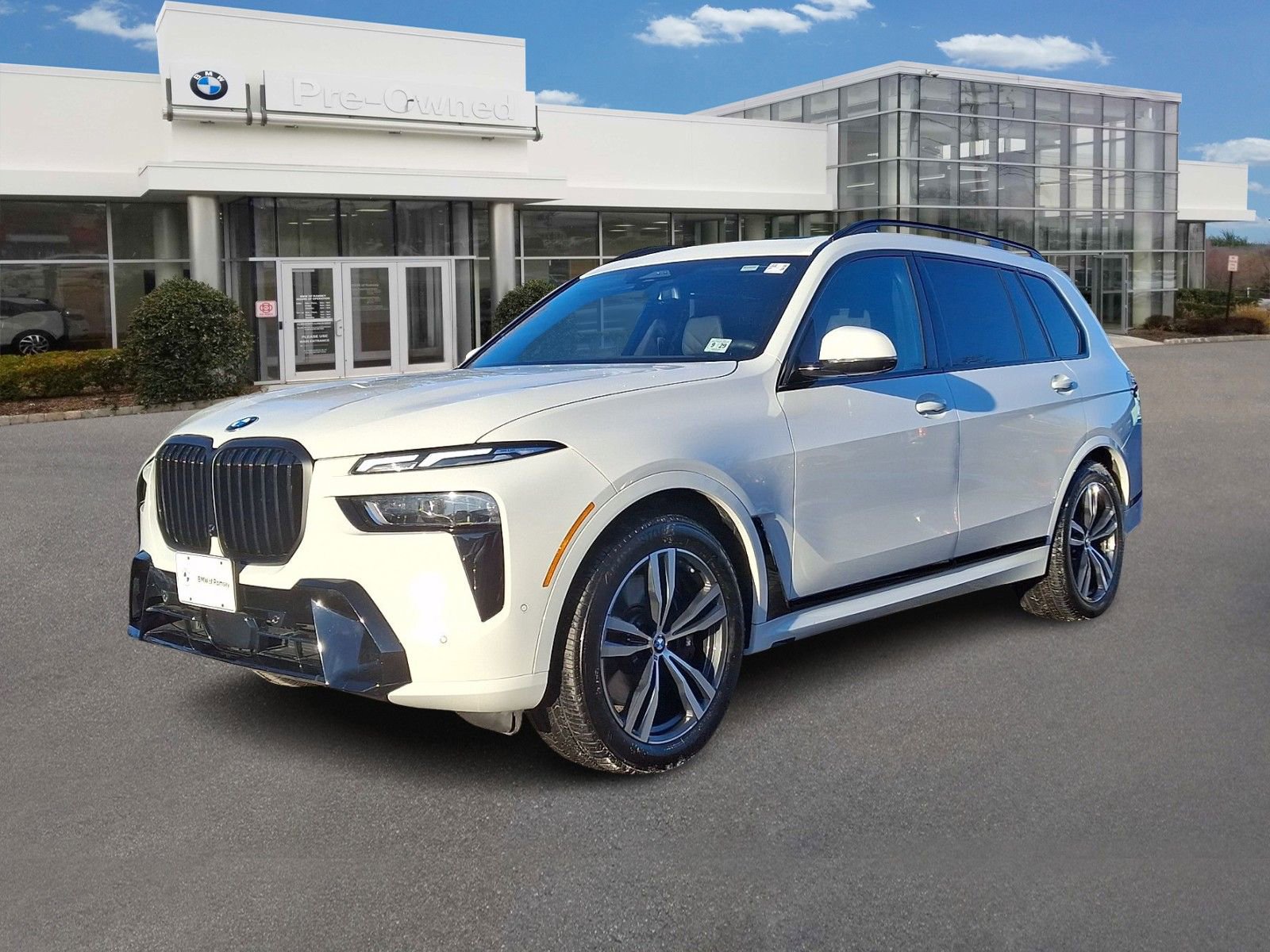 Used 2026 BMW X7 xDrive40i w/ M Sport Package image 1