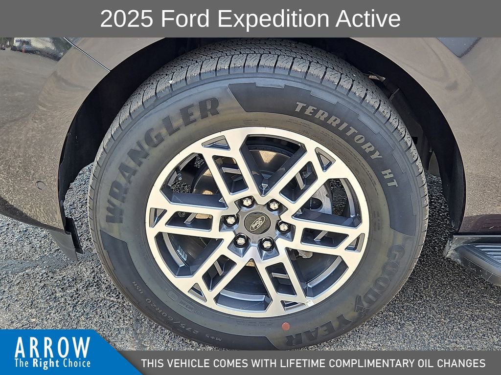 Used 2025 Ford Expedition Active image 17