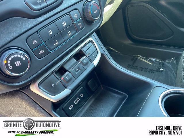 Used 2024 GMC Terrain SLE AWD/4WD image 13