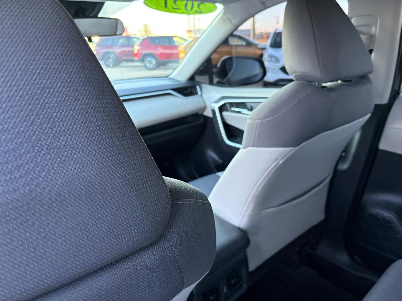 Used 2021 Toyota RAV4 XLE image 32