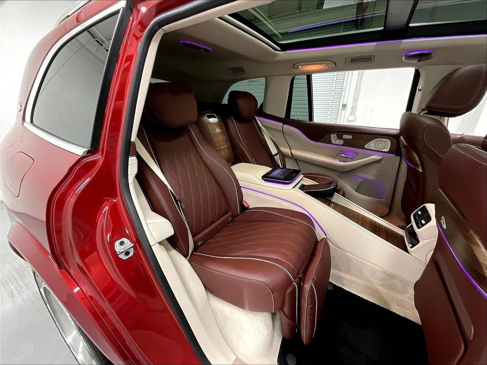 Used 2024 Mercedes-Benz Maybach GLS 600 4MATIC image 15