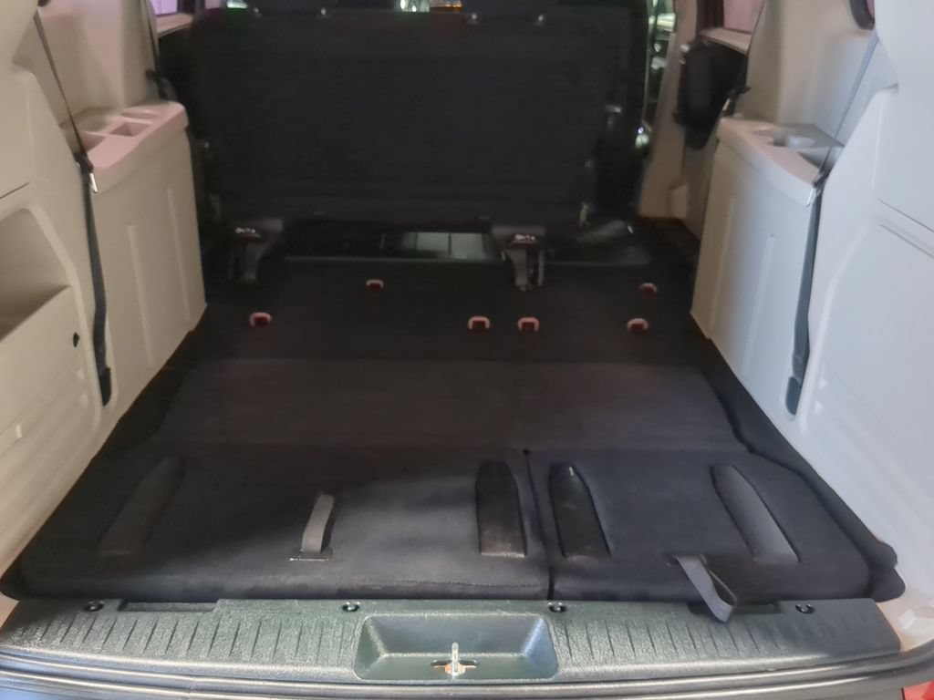 Used 2016 Dodge Grand Caravan American Value Package FWD image 33