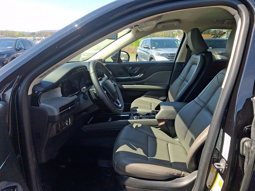 Certified 2023 Lincoln Corsair AWD image 13