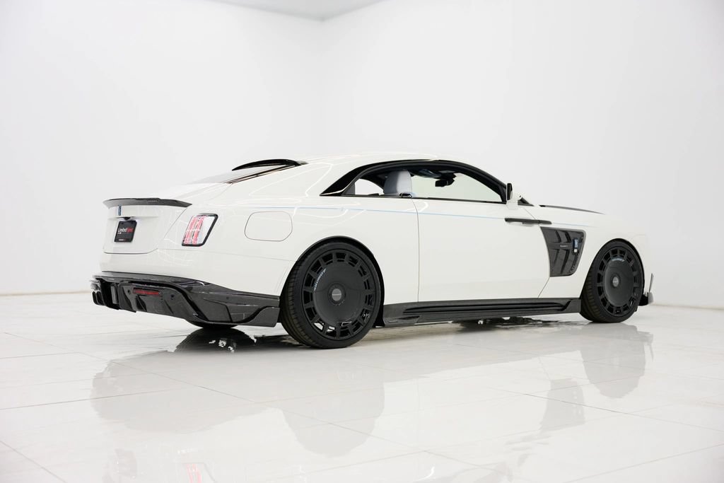 Used 2025 Rolls-Royce Spectre AWD/4WD image 32