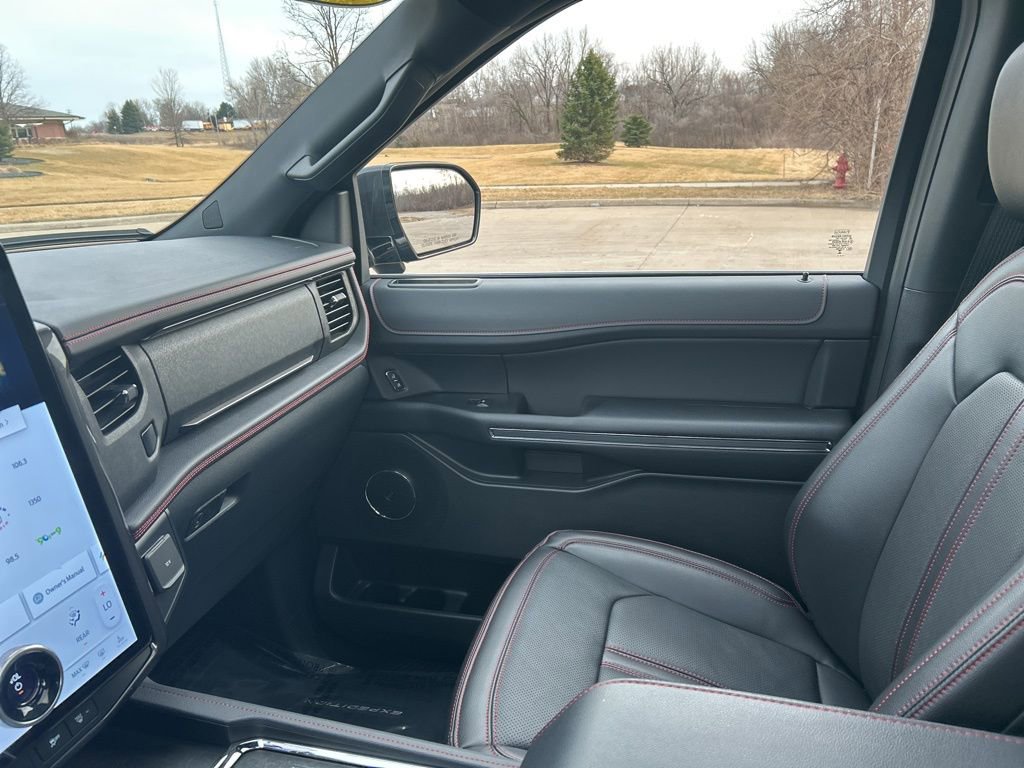Used 2024 Ford Expedition Max Limited image 31