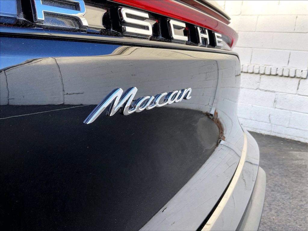 Used 2025 Porsche Macan image 33