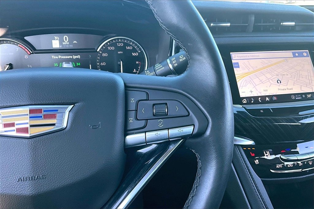 Used 2025 Cadillac XT6 Premium Luxury image 21