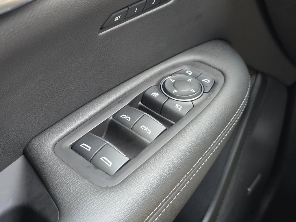 Used 2025 Cadillac XT6 Luxury image 31