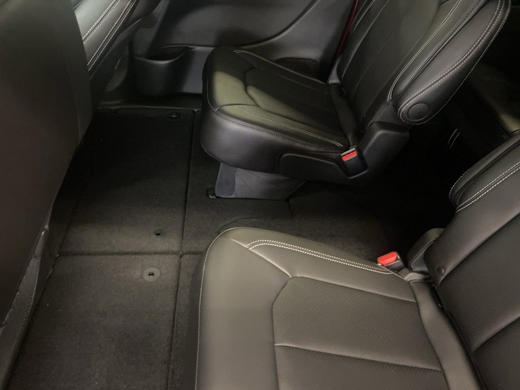 New 2026 Chrysler Pacifica Select w/ S Appearance Package image 12