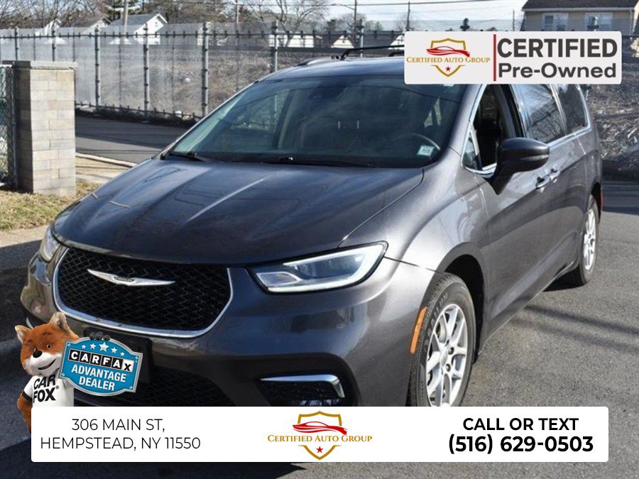 Used 2025 Chrysler Pacifica Select