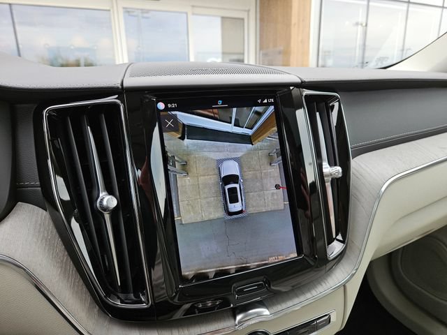 Certified 2023 Volvo XC60 B6 Ultimate w/ Protection Package Premier AWD/4WD image 25