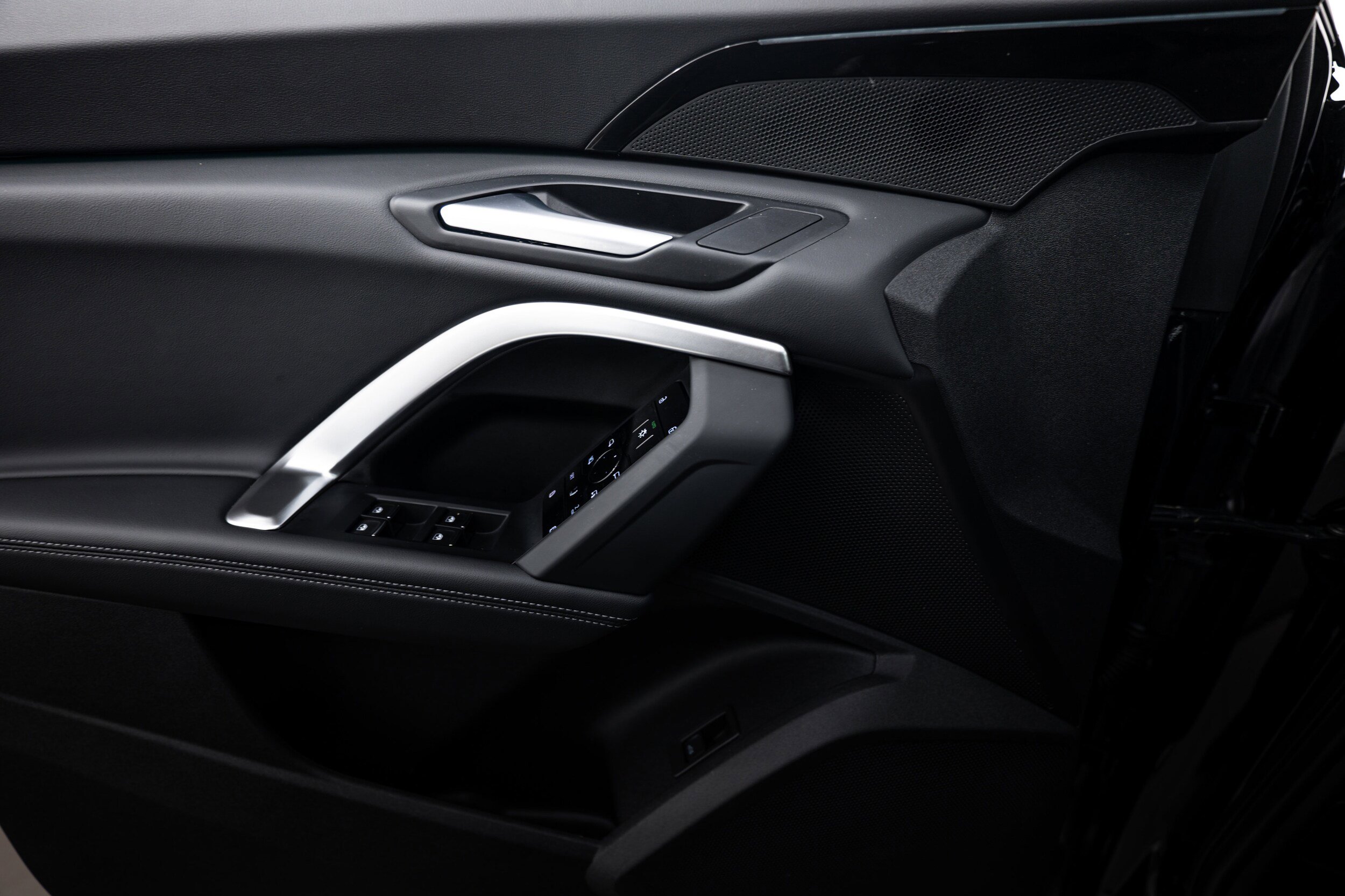 Certified 2025 Audi Q5 Premium w/ Convenience Package image 13