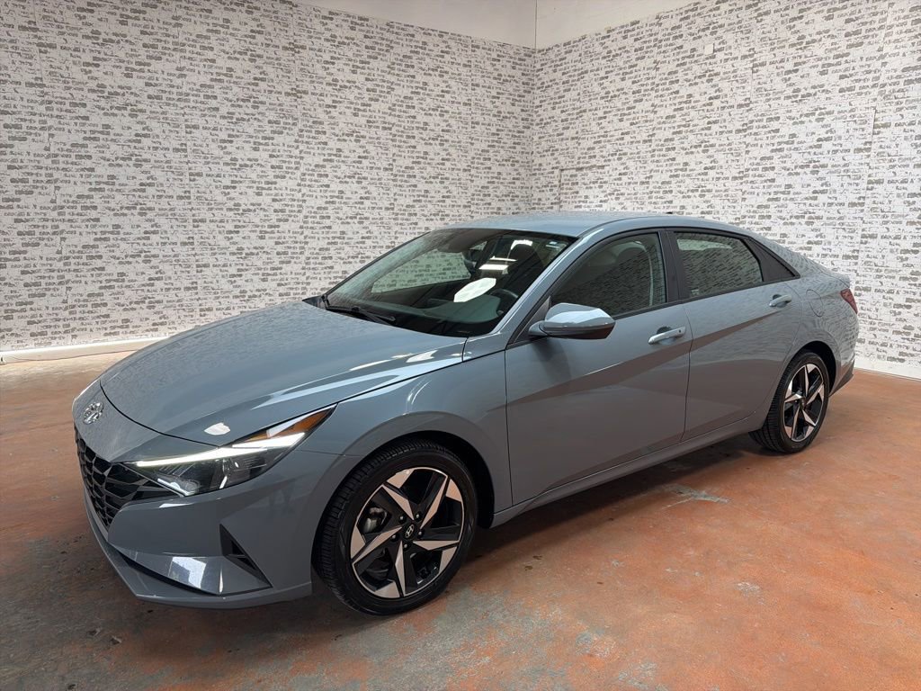 Certified 2023 Hyundai Elantra SEL w/ Convenience Package FWD image 3