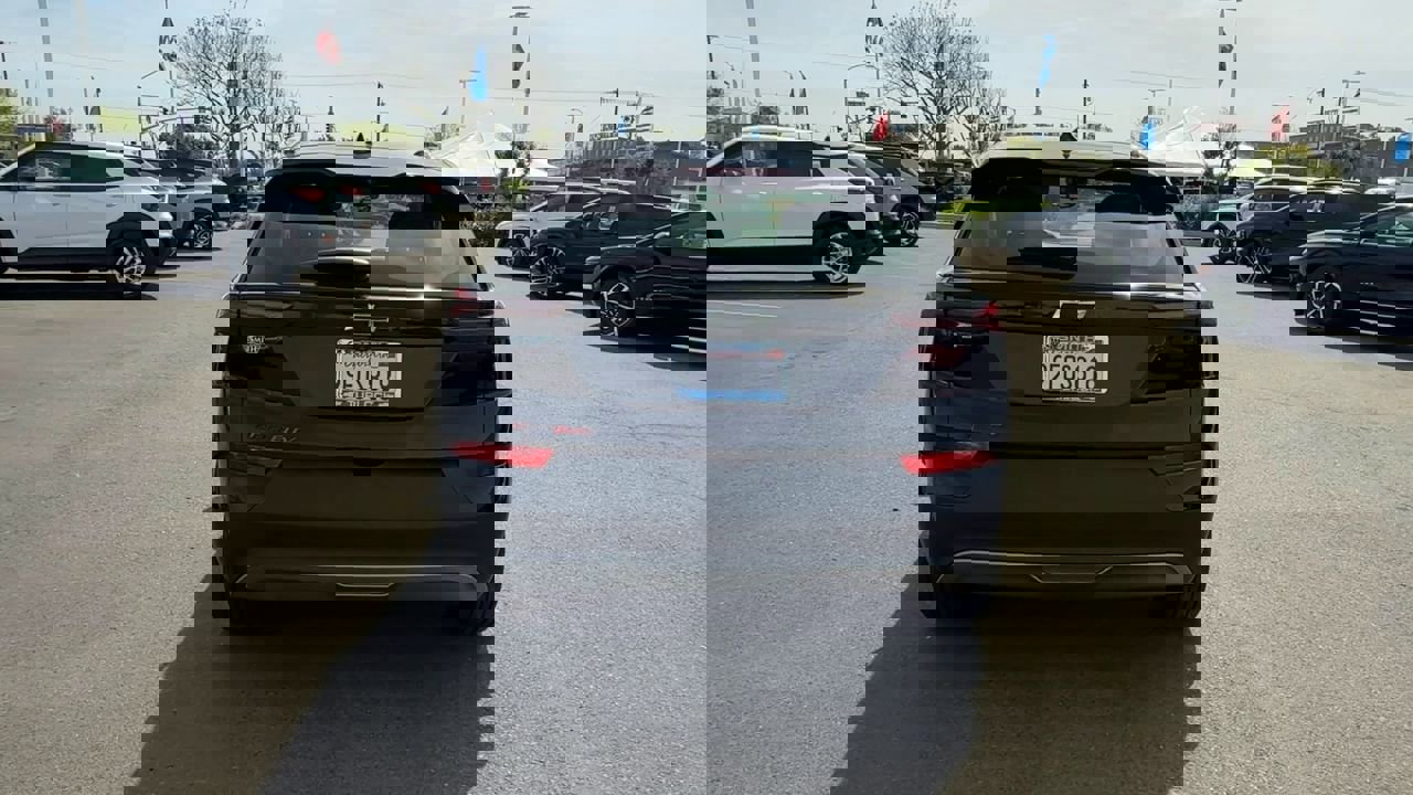 Used 2023 Chevrolet Bolt EUV Premier w/ Sun & Sound Package image 6