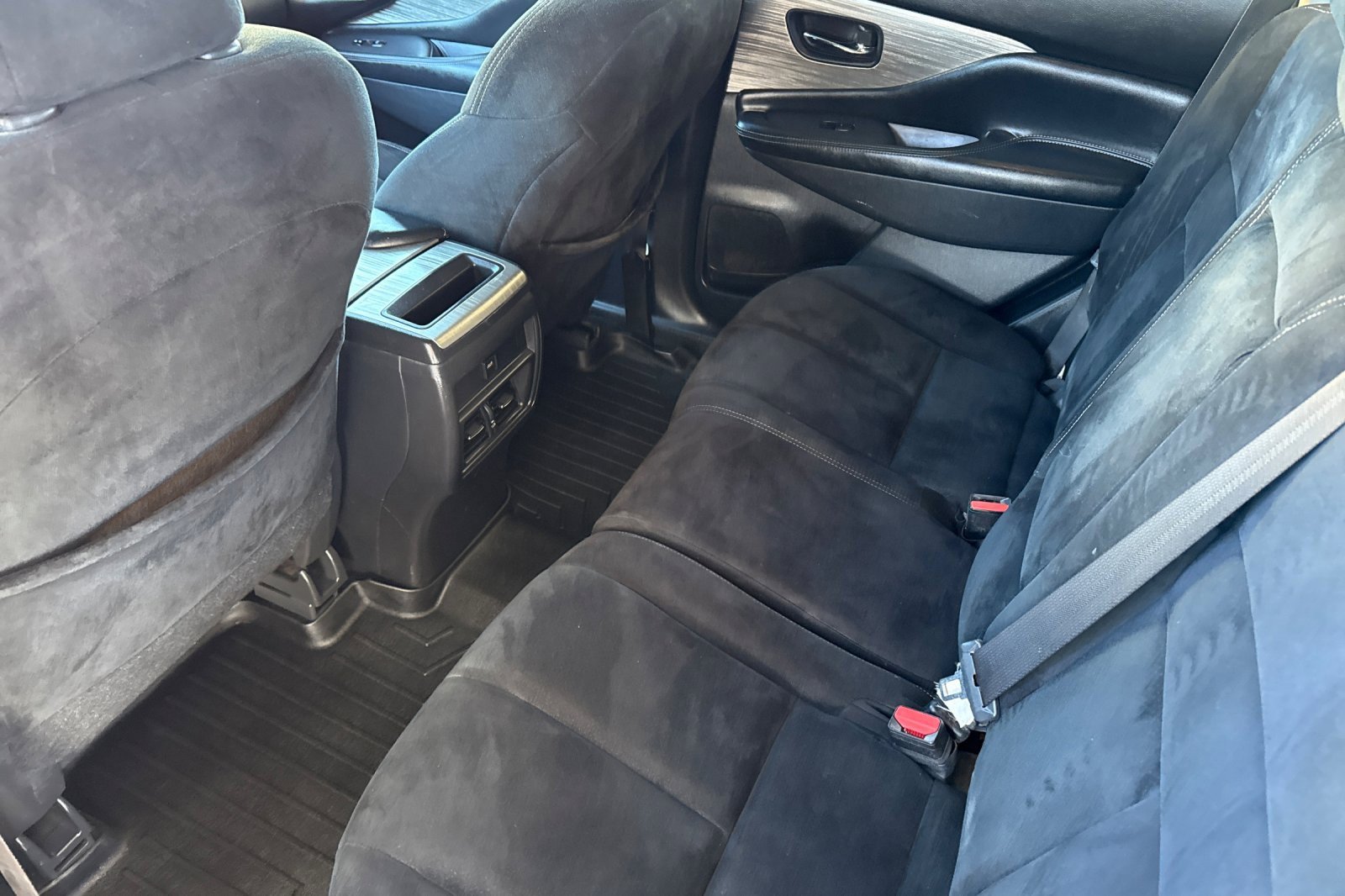 Used 2018 Nissan Murano SV image 15