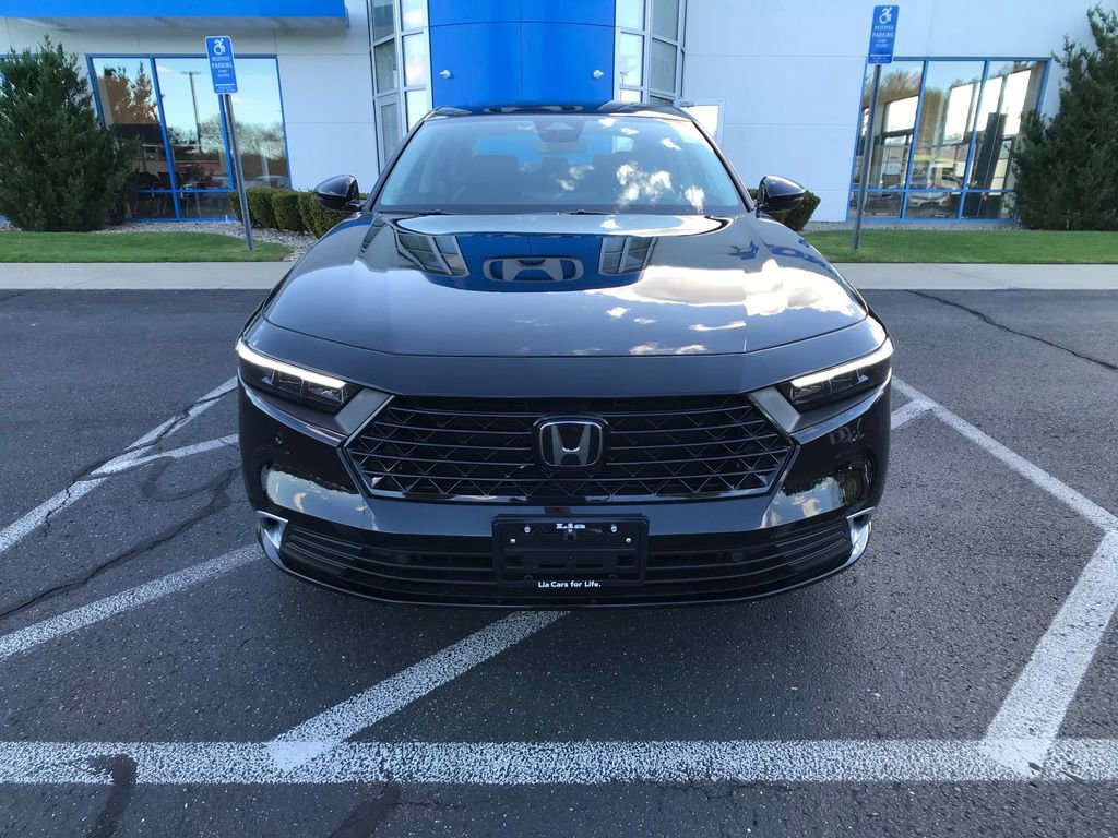 Used 2024 Honda Accord Touring image 2