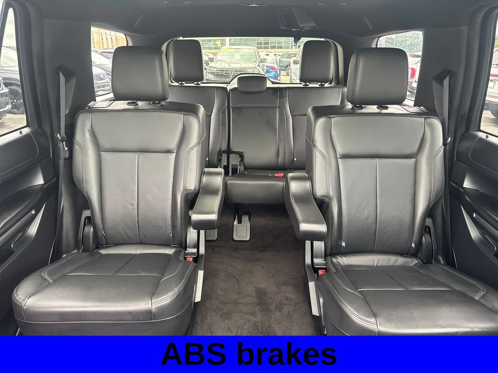 Used 2020 Ford Expedition XLT w/ Equipment Group 202A AWD/4WD image 14