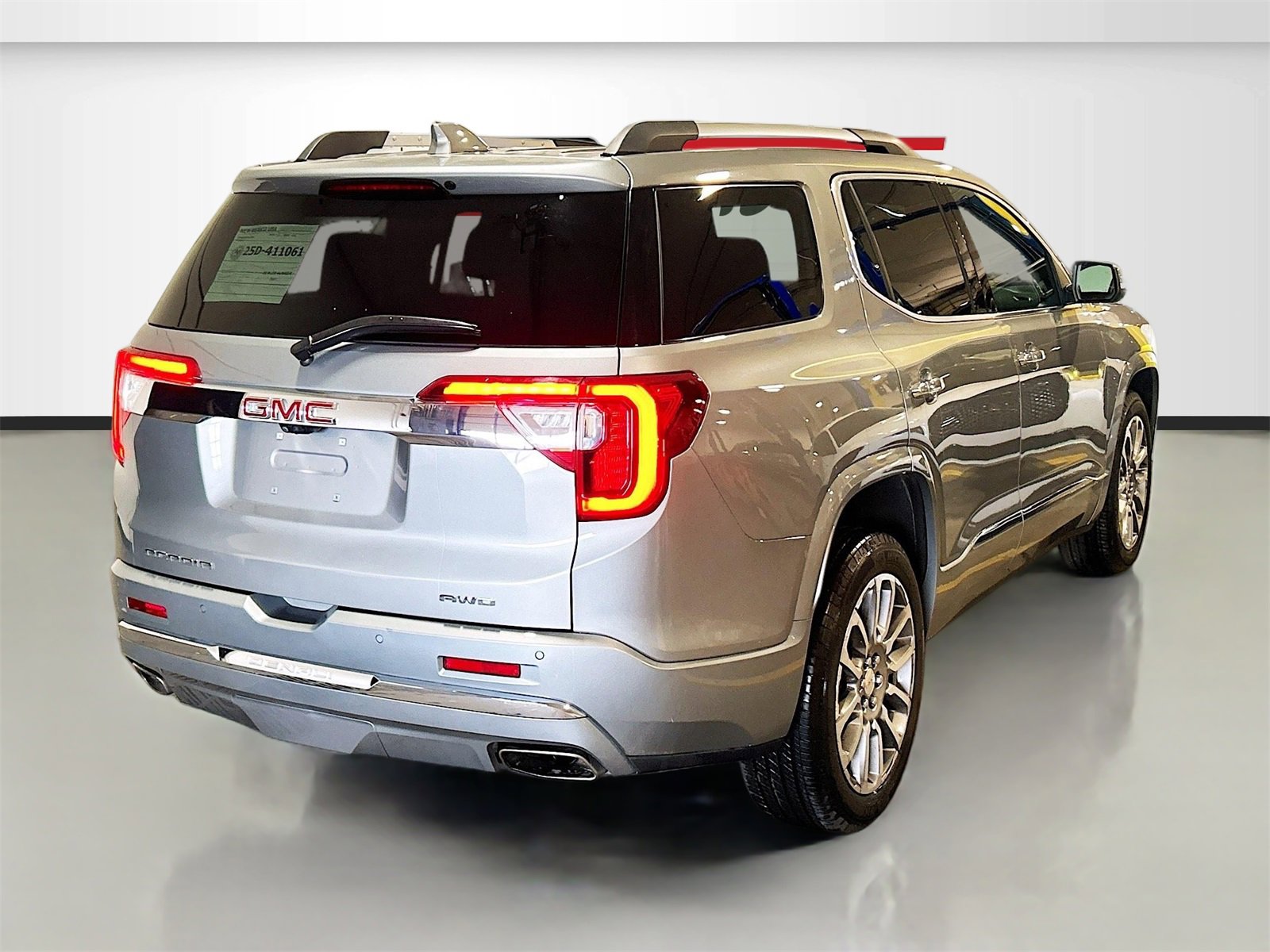 Used 2023 GMC Acadia Denali w/ Denali Technology Package image 7