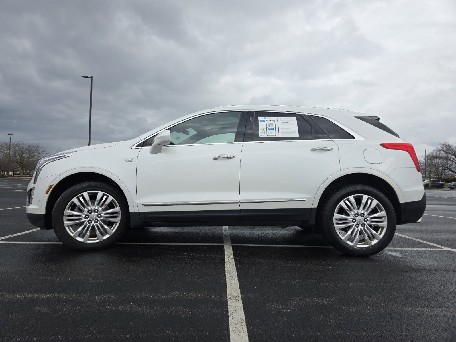 Used 2018 Cadillac XT5 Premium Luxury w/ Driver Assist Package image 18