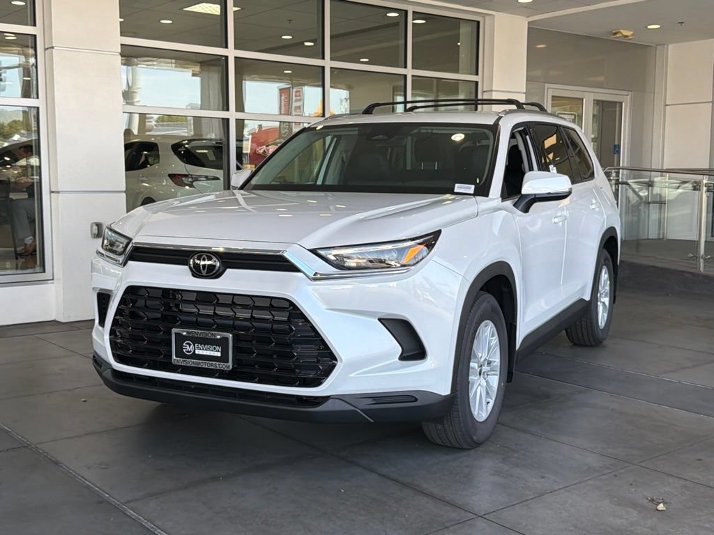 New 2026 Toyota Grand Highlander XLE FWD image 2