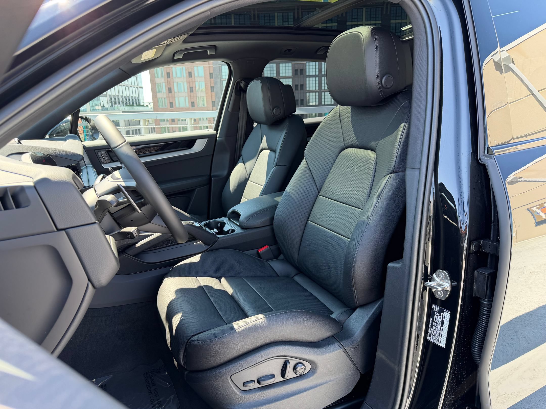 Used 2026 Porsche Cayenne AWD/4WD image 5