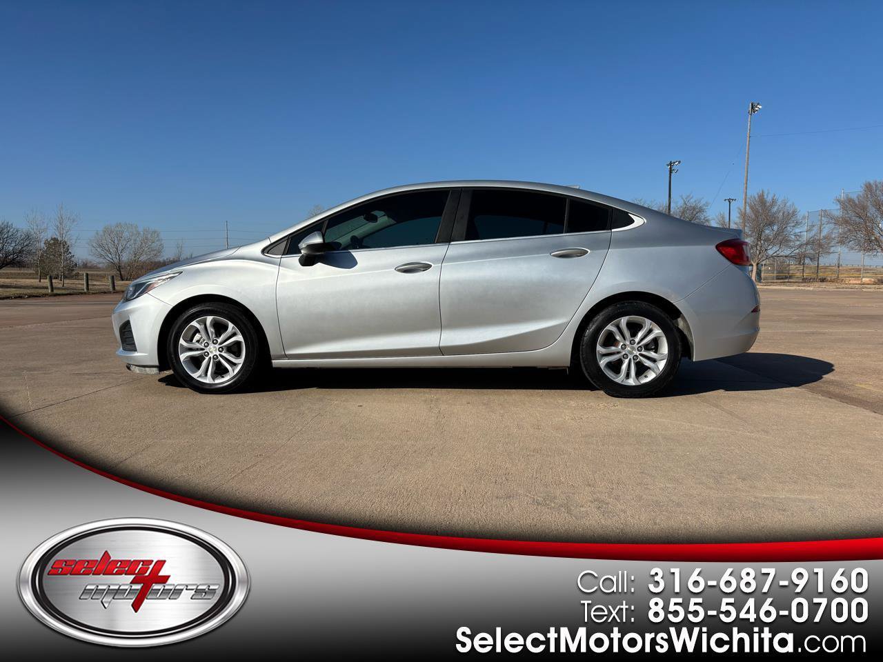 Used 2019 Chevrolet Cruze LT FWD image 1