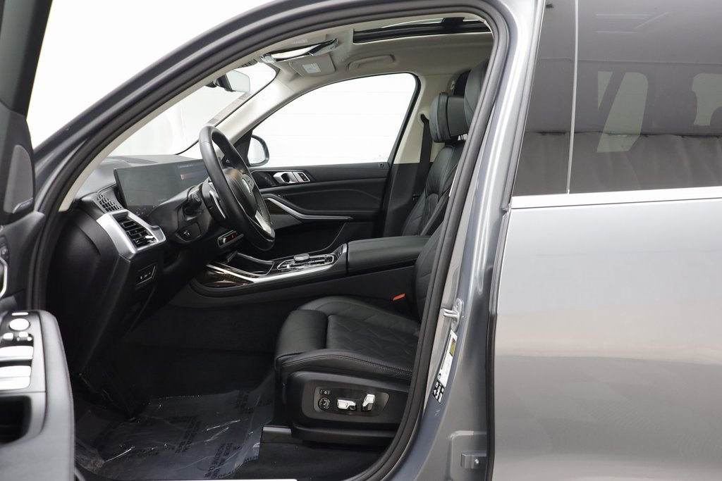 Certified 2025 BMW X7 xDrive40i w/ Premium Package image 5