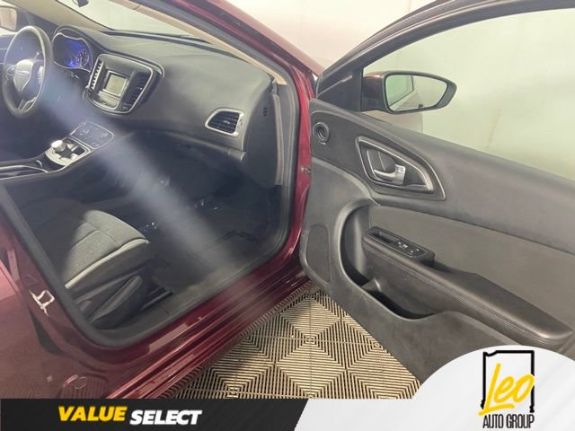Used 2016 Chrysler 200 Limited FWD image 17