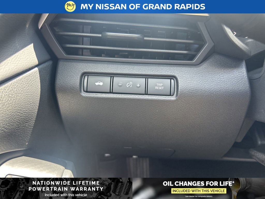 New 2026 Nissan Altima 2.5 SV w/ SV Special Edition Package AWD/4WD image 14