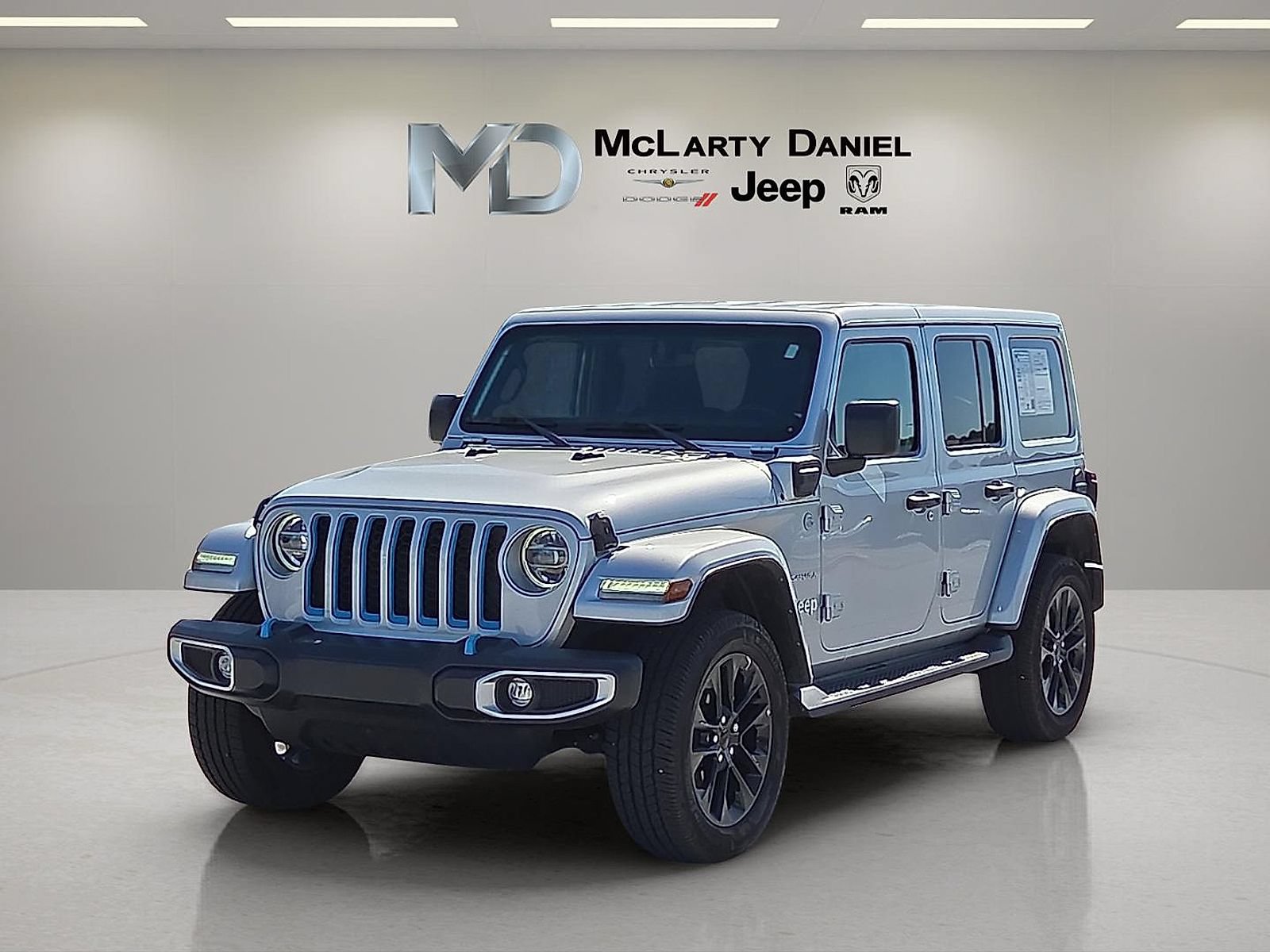 Used 2022 Jeep Wrangler Unlimited Sahara w/ Cold Weather Group AWD/4WD image 2