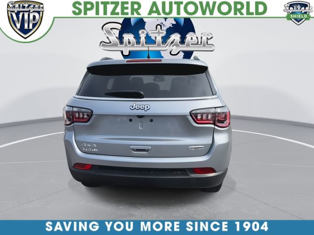 Used 2022 Jeep Compass Latitude w/ Sun and Sound Group AWD/4WD image 8