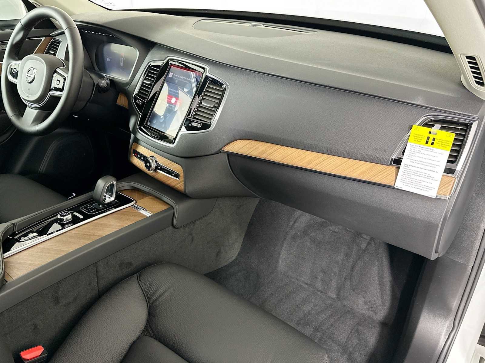 Used 2025 Volvo XC90 B6 Plus w/ Protection Package Premier image 26