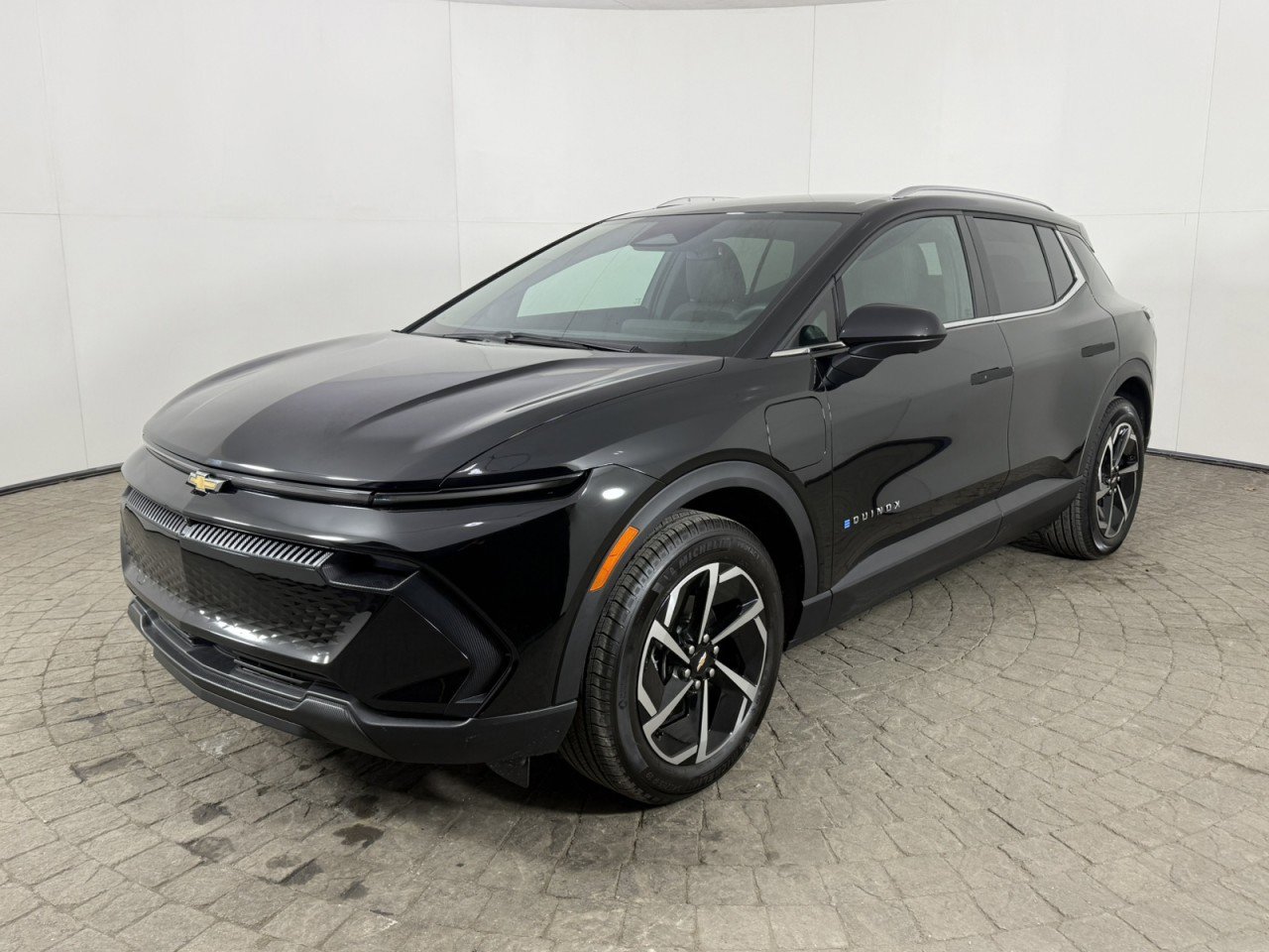 Used 2026 Chevrolet Equinox EV LT image 3