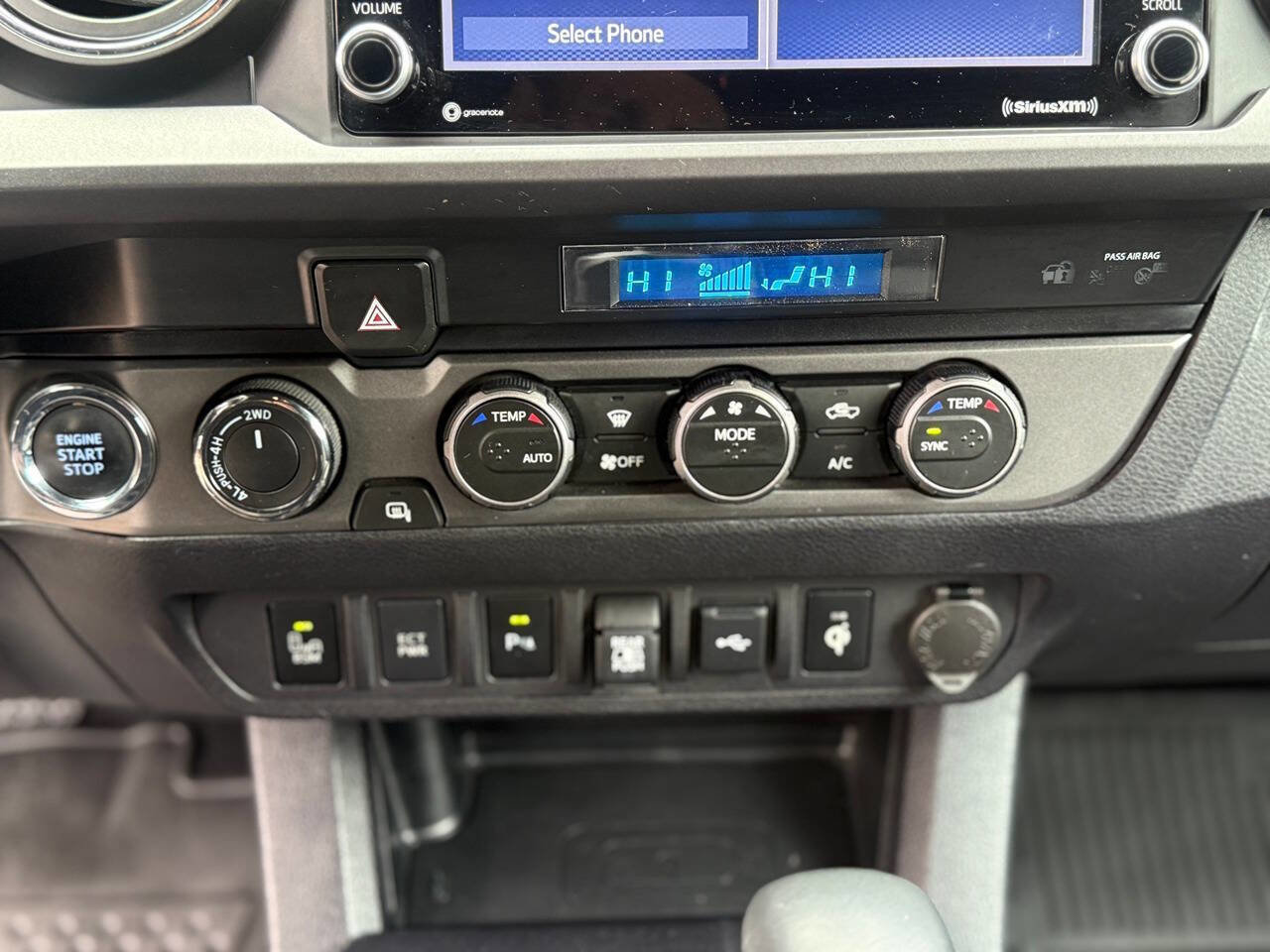 Used 2022 Toyota Tacoma TRD Off-Road image 20