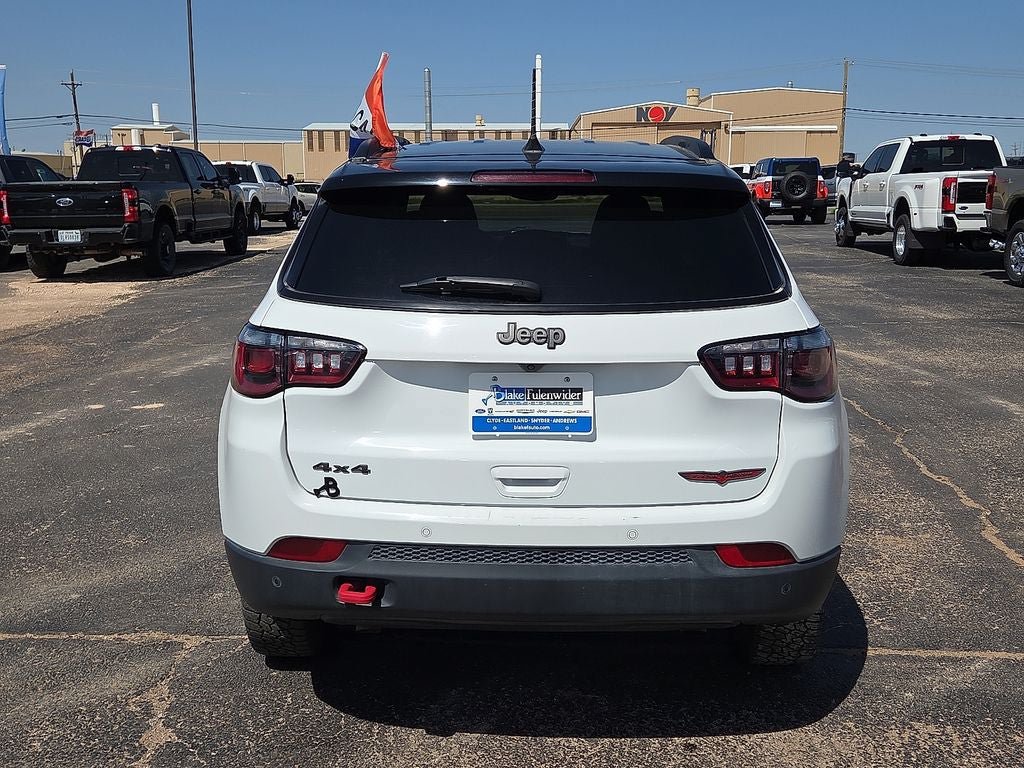 Used 2025 Jeep Compass Trailhawk AWD/4WD image 4