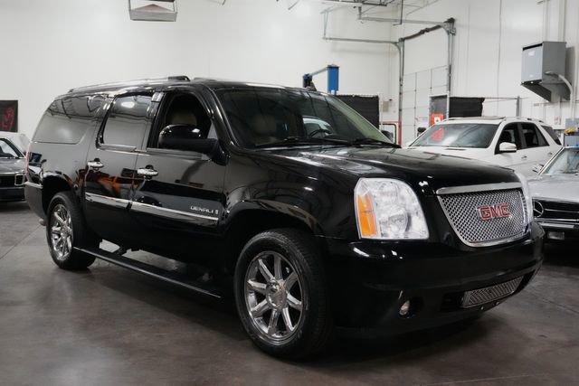 Used 2008 GMC Yukon XL Denali AWD/4WD image 4