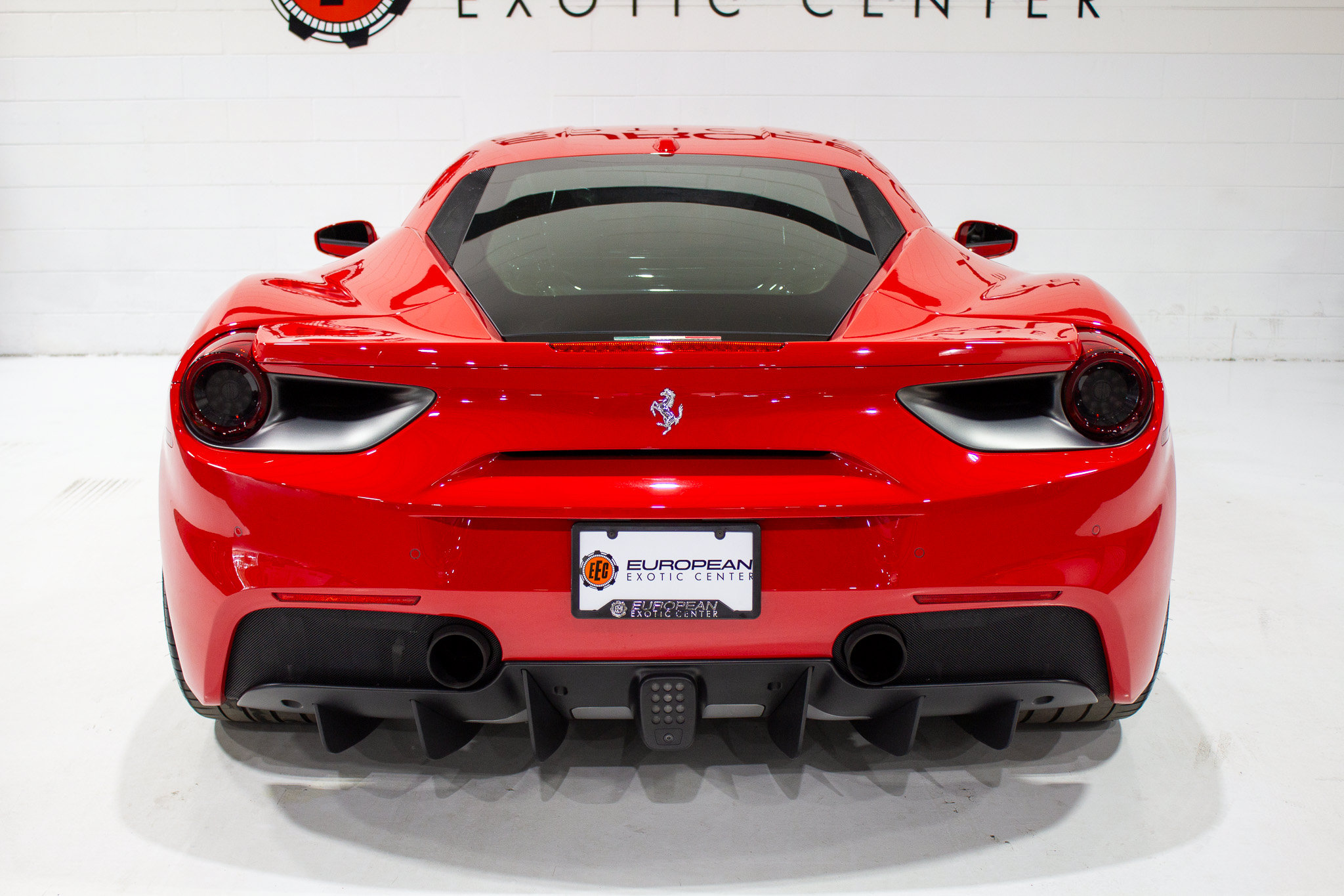 Used 2018 Ferrari 488 GTB RWD image 7