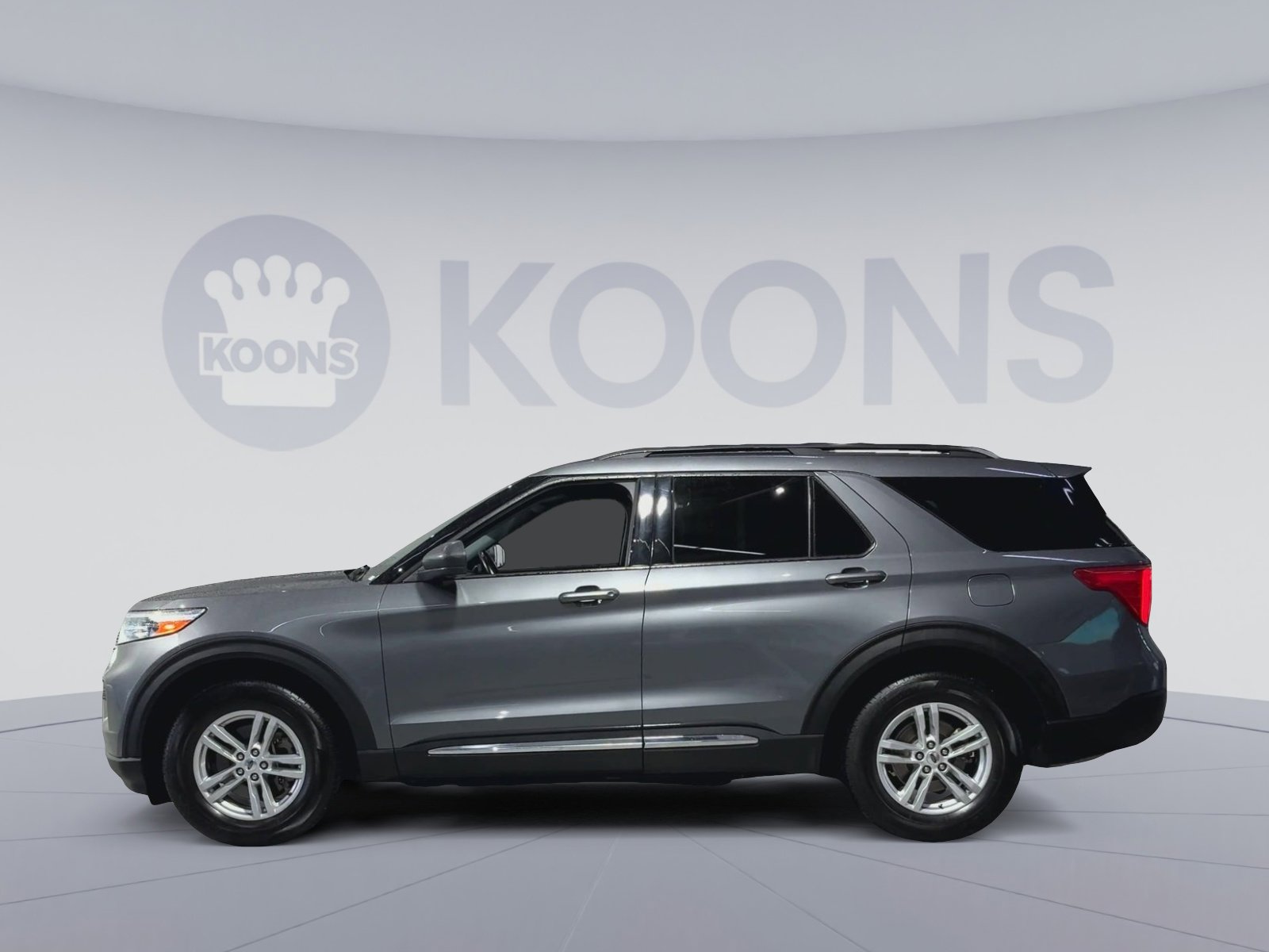 Used 2021 Ford Explorer XLT image 10