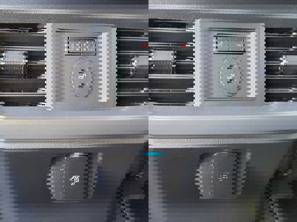 New 2025 Ford F150 Lightning Lariat image 32