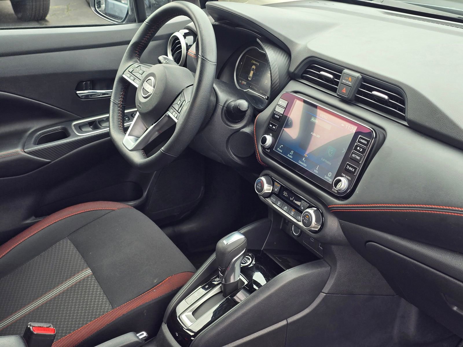 Used 2024 Nissan Versa SR FWD image 37