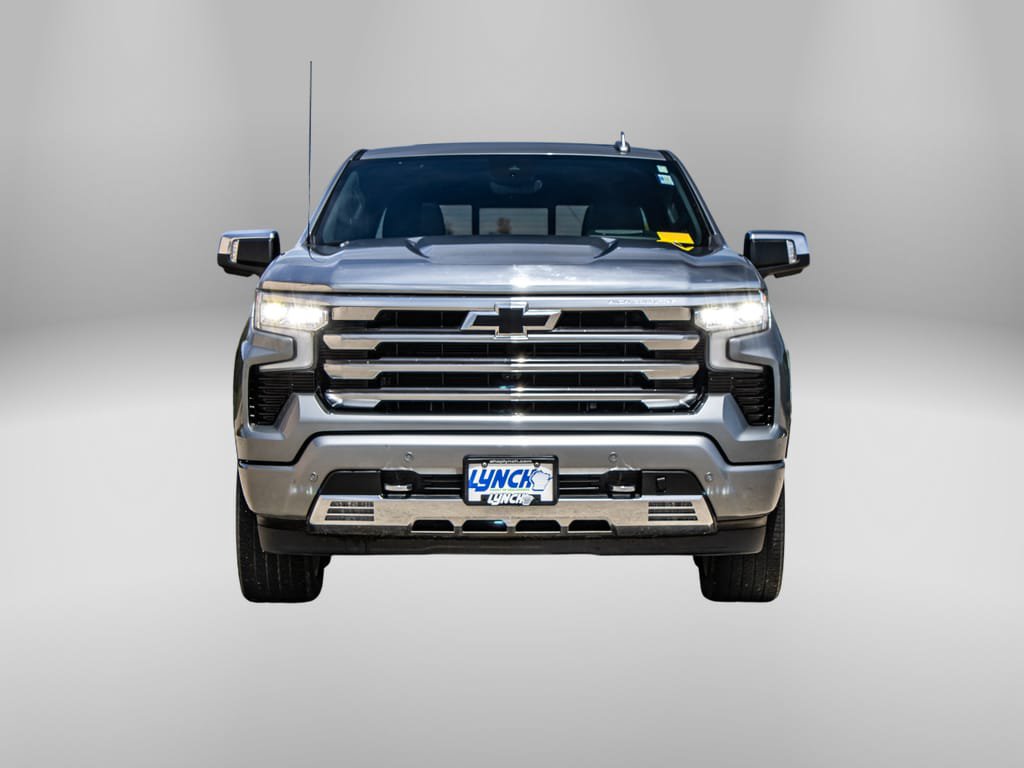 Used 2024 Chevrolet Silverado 1500 High Country w/ High Country Premium Package AWD/4WD image 5