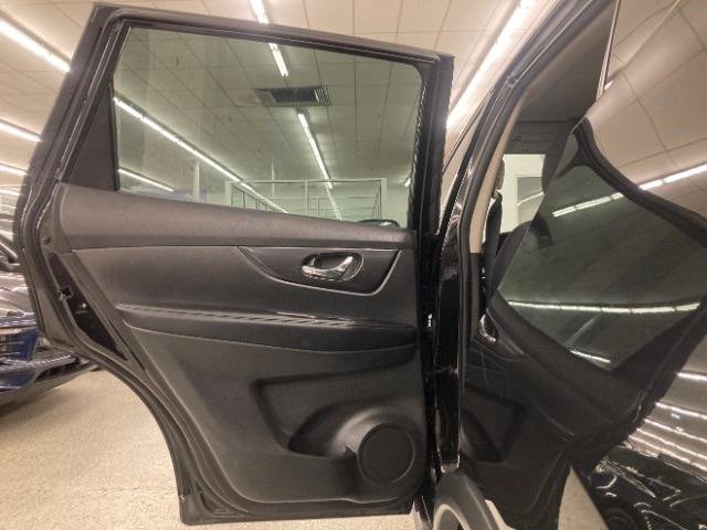 Used 2020 Nissan Rogue SV AWD/4WD image 29