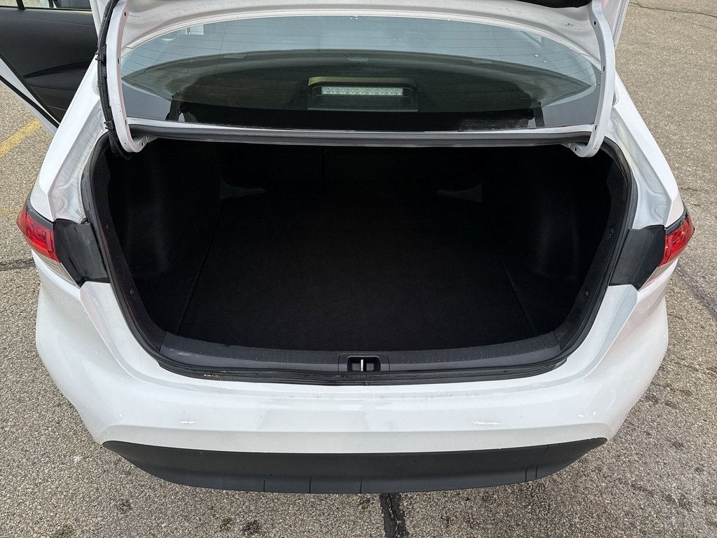 Used 2024 Toyota Corolla LE image 6