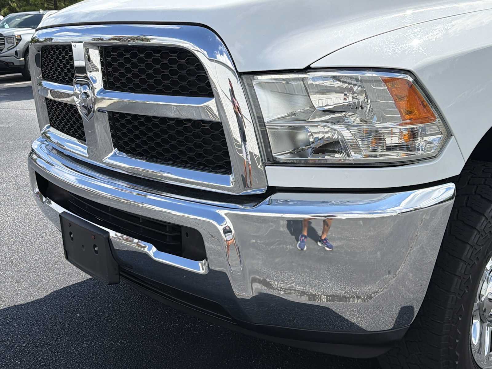 Used 2018 RAM 2500 Tradesman w/ Chrome Appearance Group AWD/4WD image 3