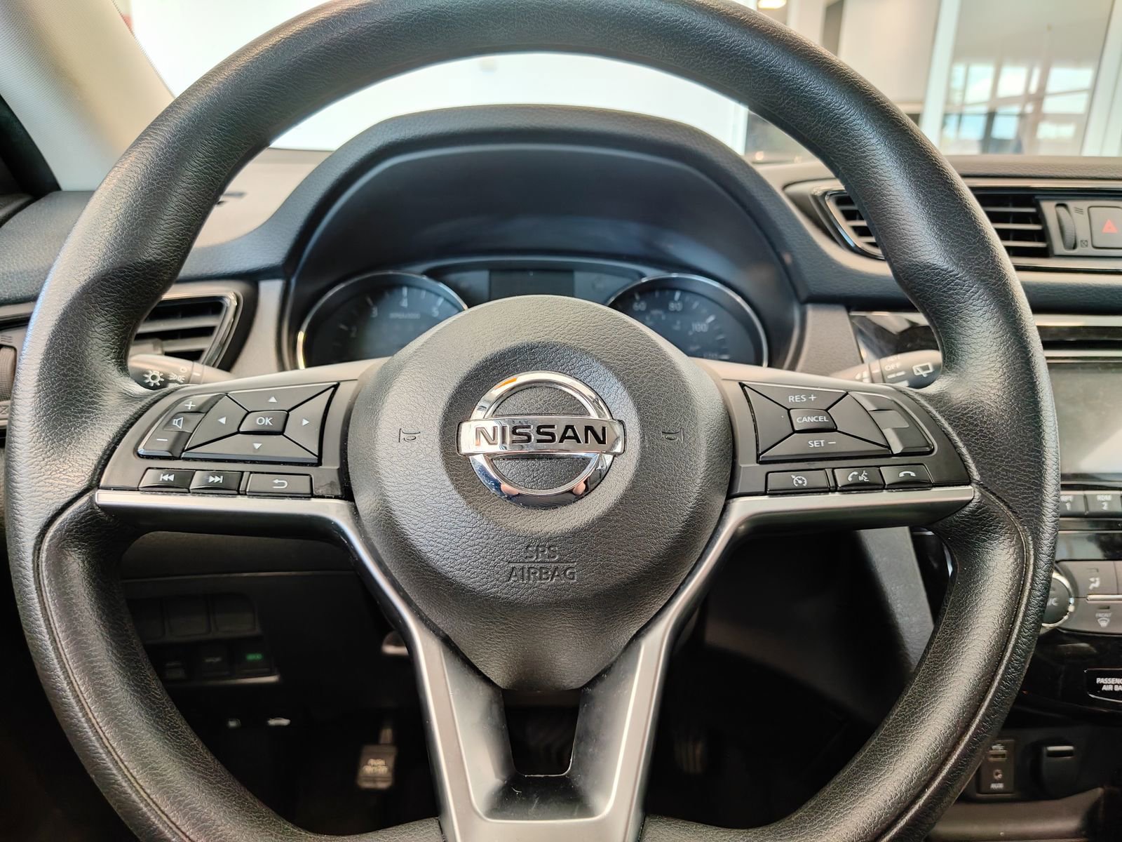 Used 2017 Nissan Rogue S w/ S Appearance Package AWD/4WD image 14