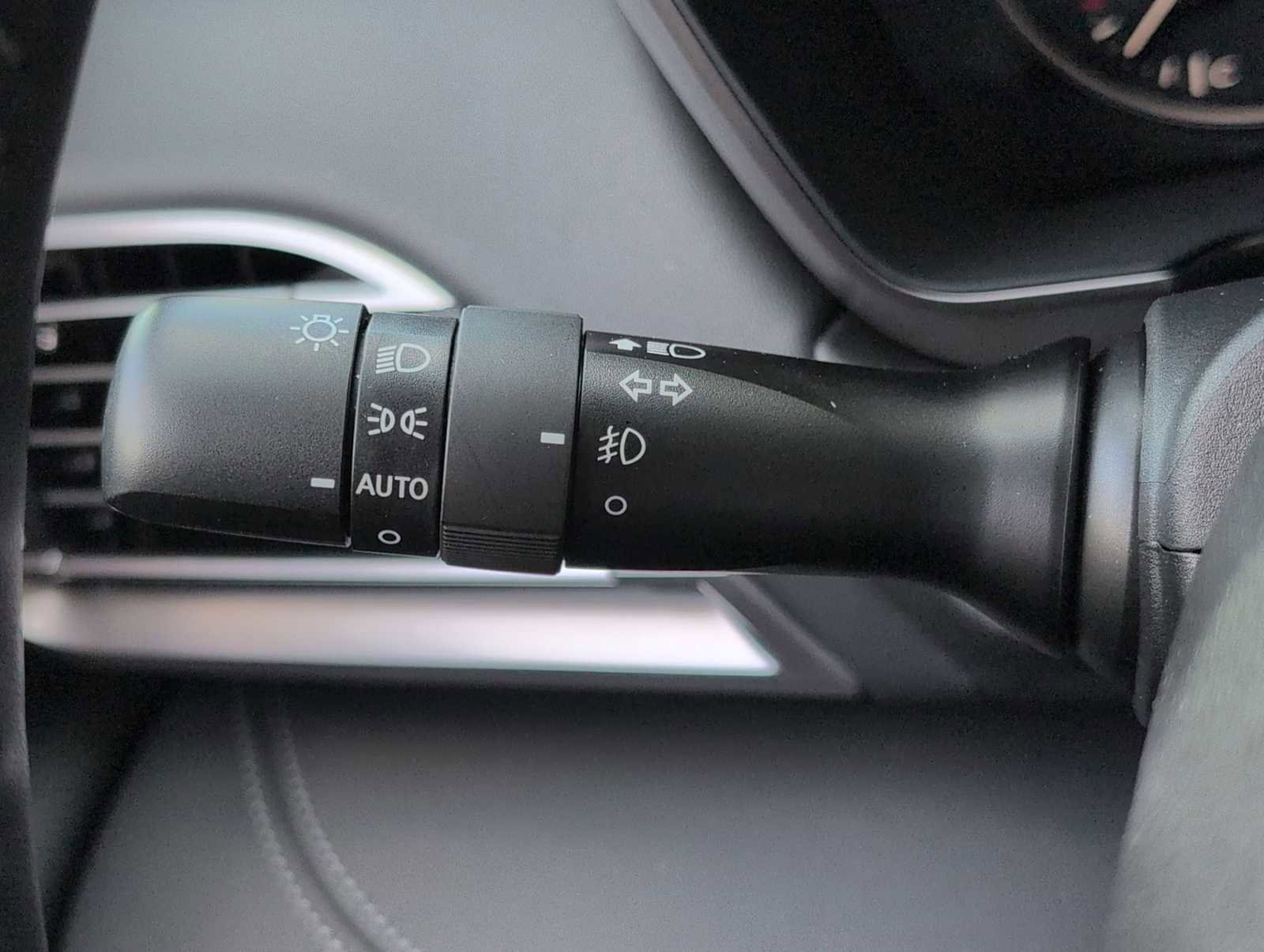 Used 2025 Subaru Outback Touring XT AWD/4WD image 26