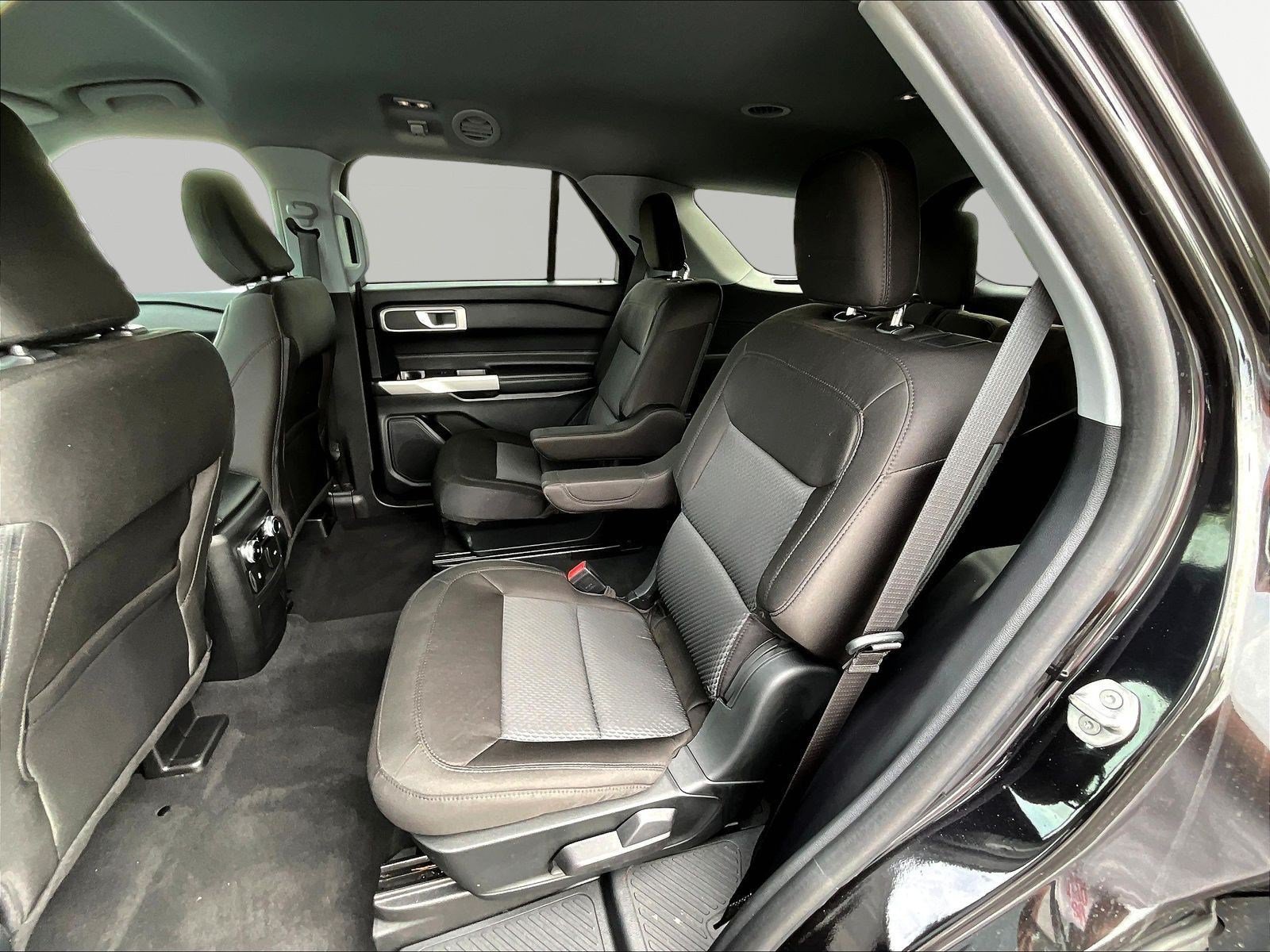 Used 2022 Ford Explorer XLT AWD/4WD image 22