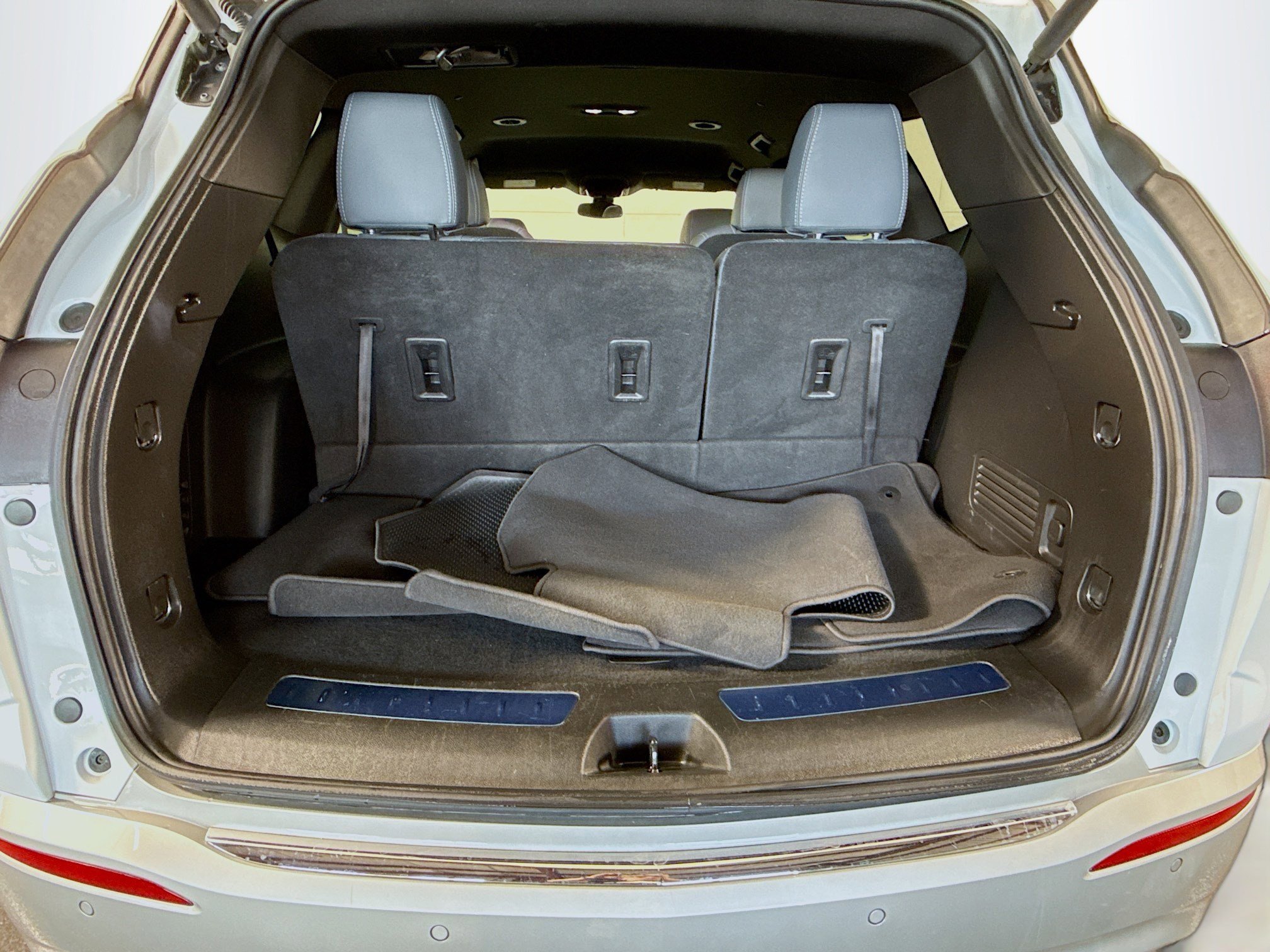 Used 2023 Buick Enclave Essence image 35