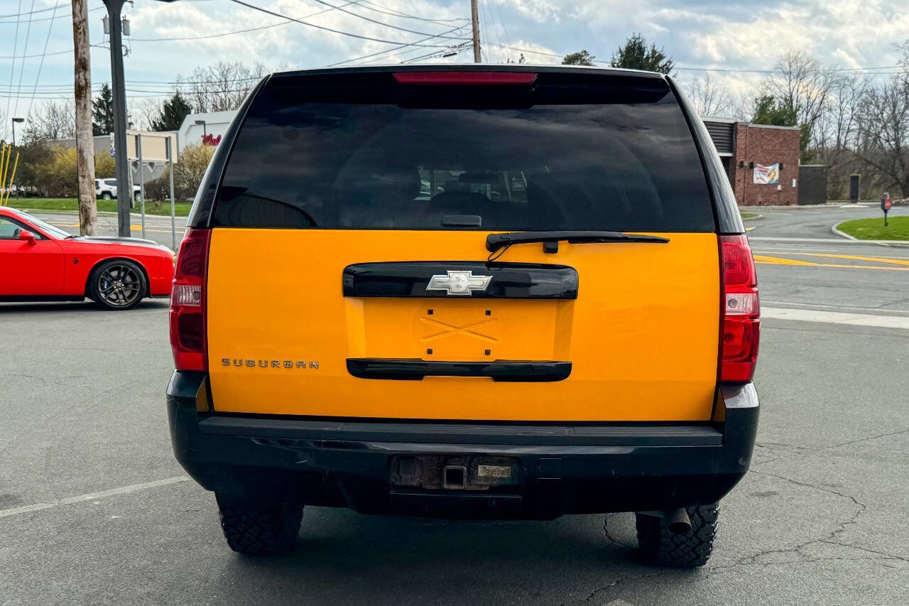 Used 2011 Chevrolet Suburban 2500 image 5