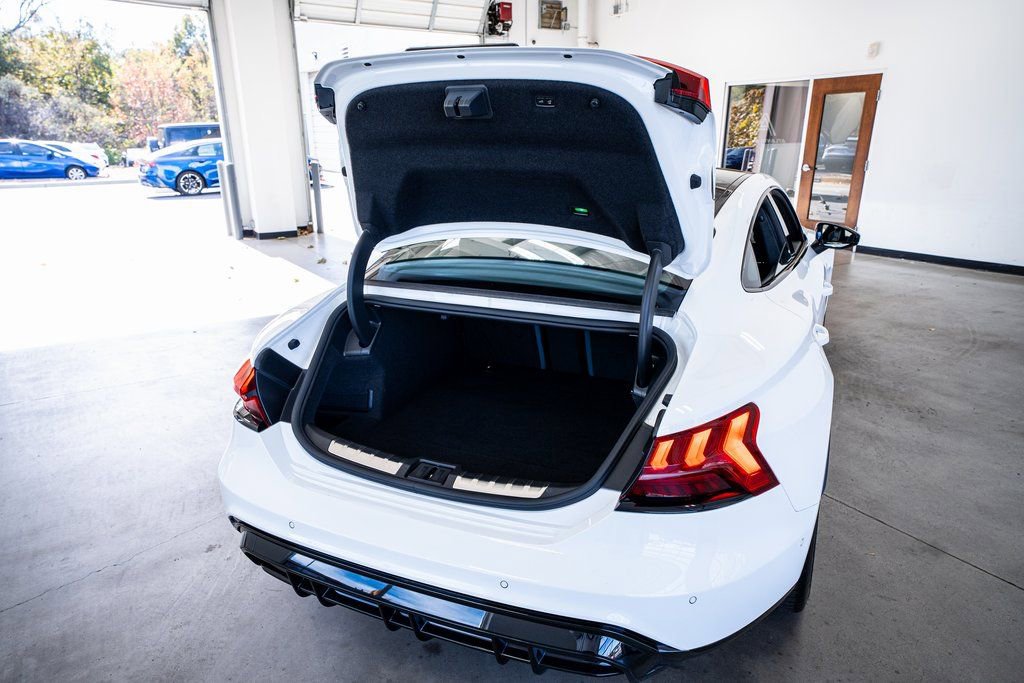 Used 2024 Audi e-tron GT Prestige image 63